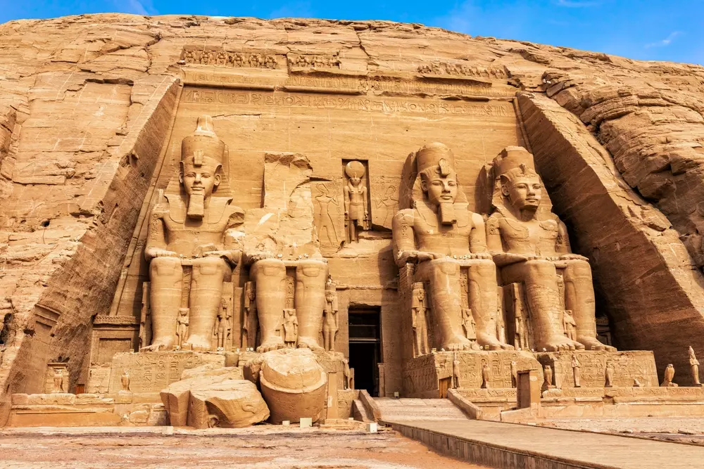 Ramses der Große wieder vollständig – Oberteil in Ägypten entdeckt