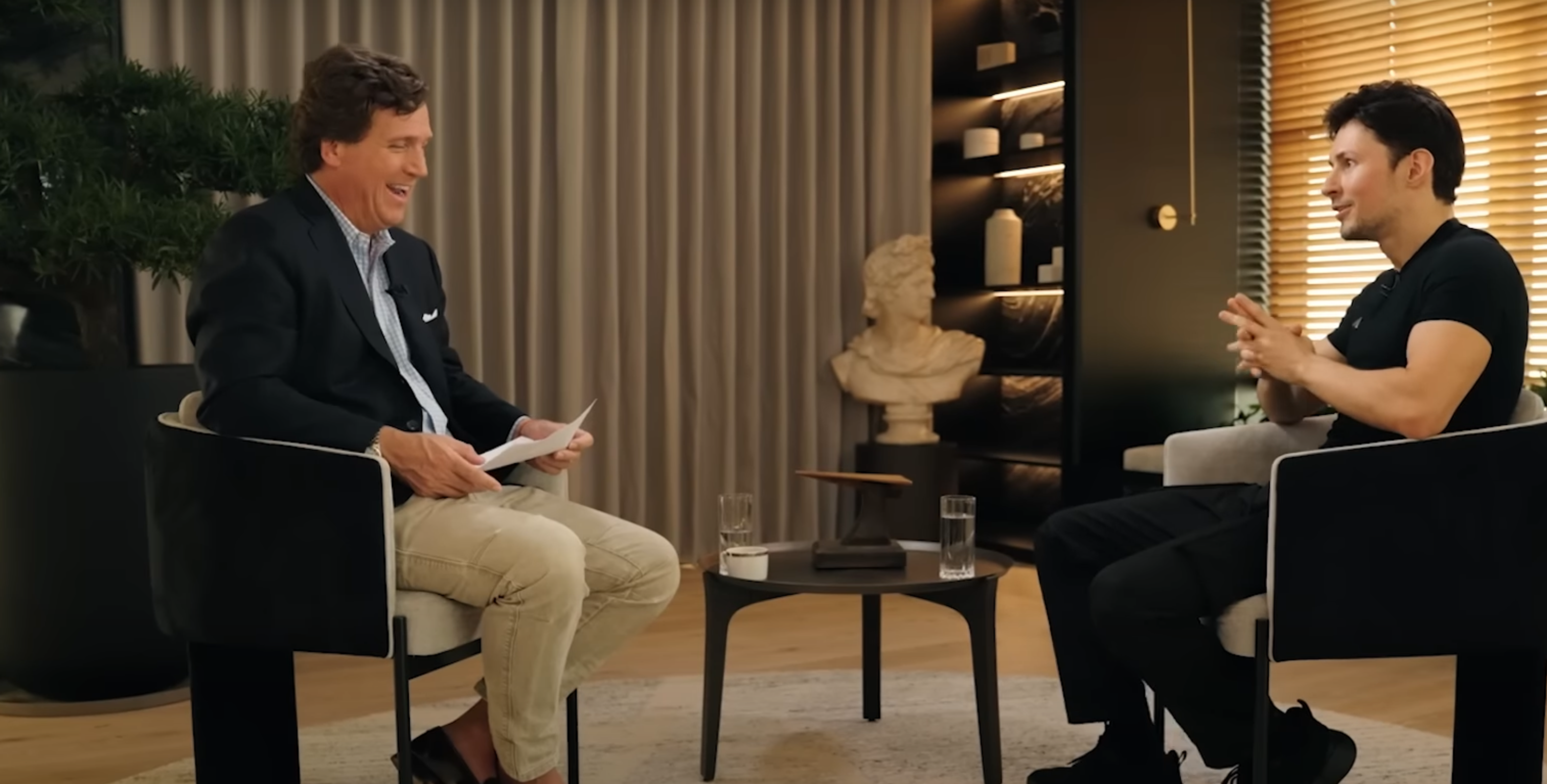 Screenshot Berlin 24/7 - Interview mit Journalist Tucker Carlson und Telegram-Inhaber Pavel Durow auf You Tube&nbsp;https://www.youtube.com/watch?v=1Ut6RouSs0w
