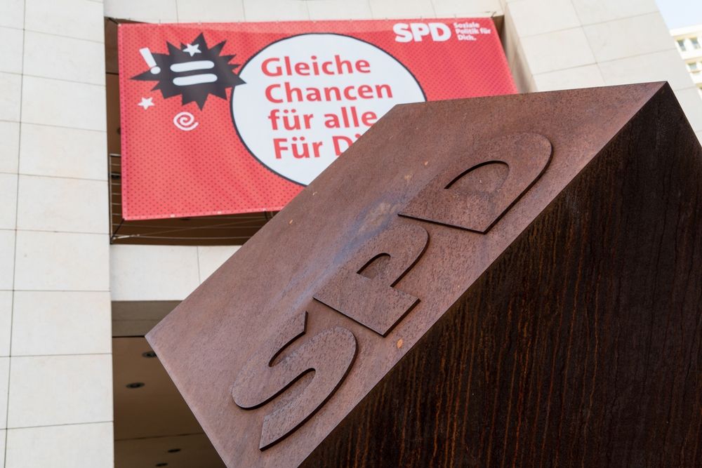 Lars Klingbeil und Saskia Esken wollen erneut für SPD-Vorsitz kandidieren