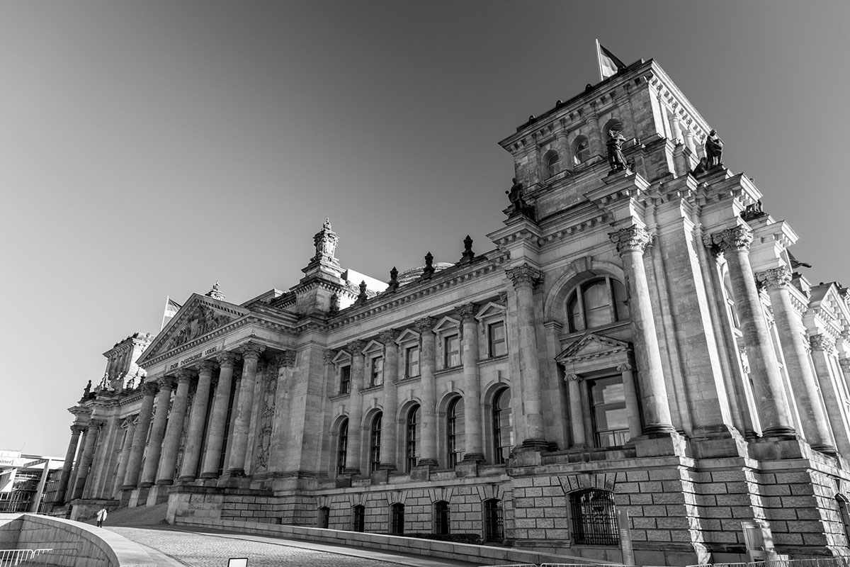 Mitarbeiter eines AfD-Abgeordneten verliert Bundestag-Hausausweis – „Sicherheitsrisiko“?