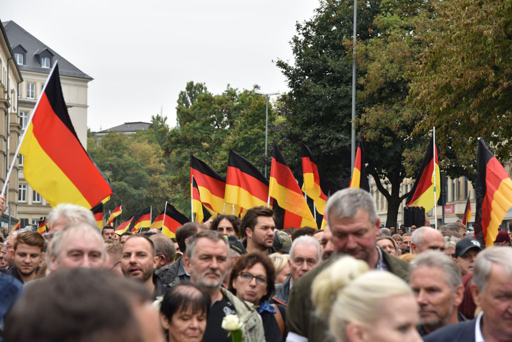 Umfrage zu AfD-Verbot: Deutschland gespalten