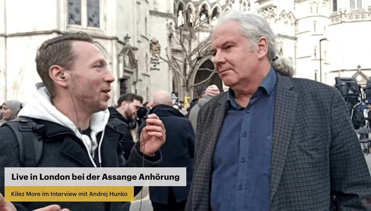 Musiker Kilez More berichtet live aus London von der Julian-Assange-Demonstration