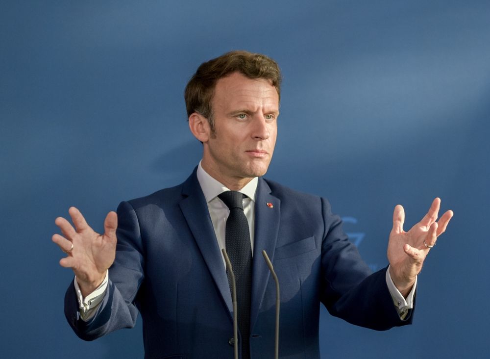 Emmanuel Macron: Möchtegern-Sonnenkönig mit Wahrnehmungsstörungen oder irrlichtender Psychopath?