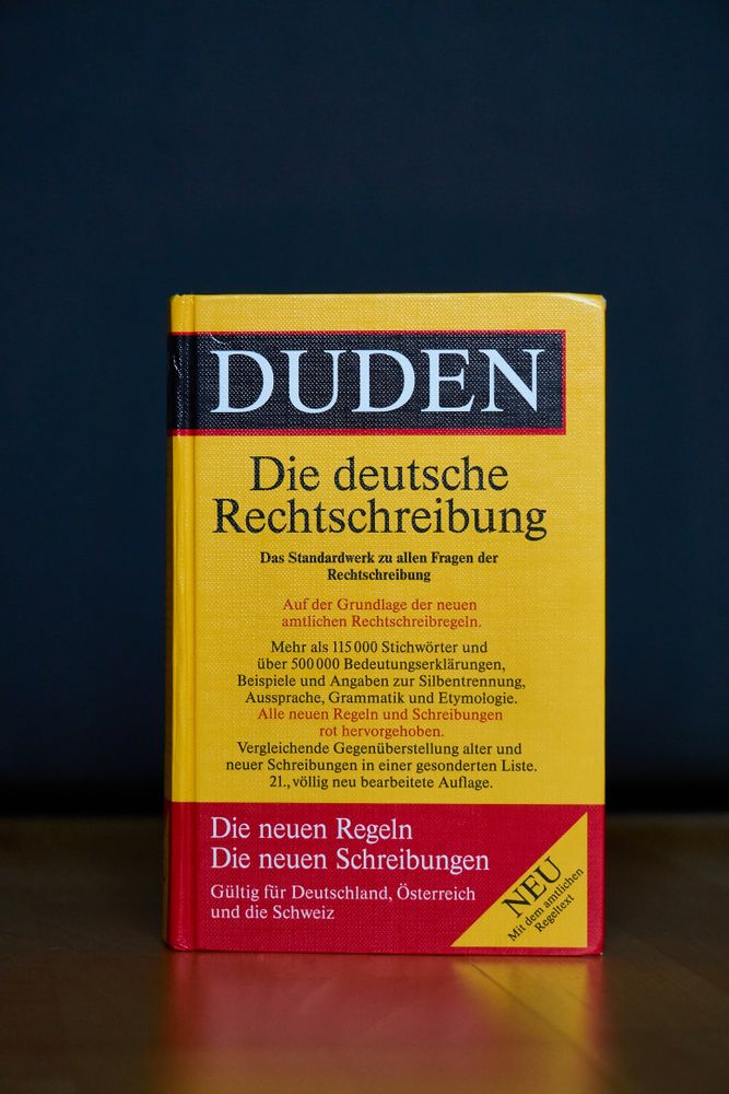 Der Duden als „Spiegel der Zeit“: 3000 neue Wörter – Schwerpunkt-Bereiche Krieg, Krise und Kochen