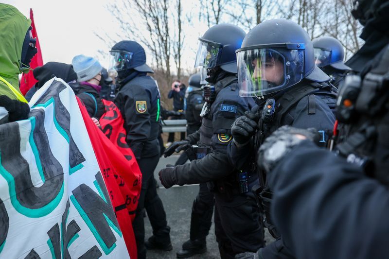 Proteste gegen AfD: Landtagsabgeordneter bei Polizeieinsatz verletzt