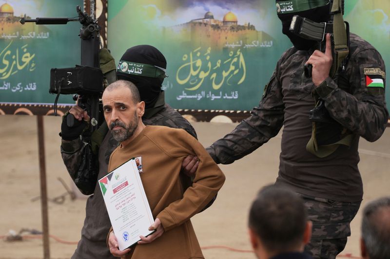 Die islamistische Terrororganisation Hamas stoppt Geisel-Freilassung – Israels Armee alarmiert