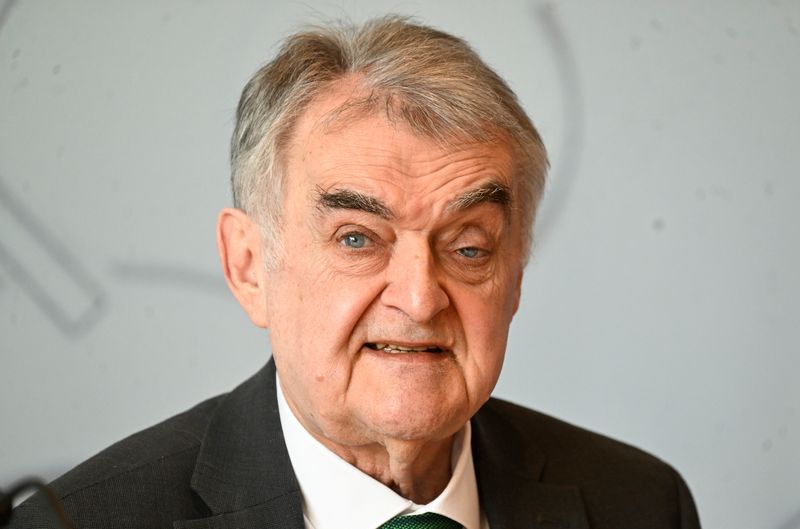 AfD-Mitglieder aus Staatsdienst entfernen? Reul skeptisch